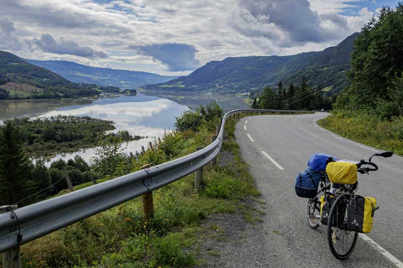 Innsjøen som ligger ved Lillehammer heter Mjøsa